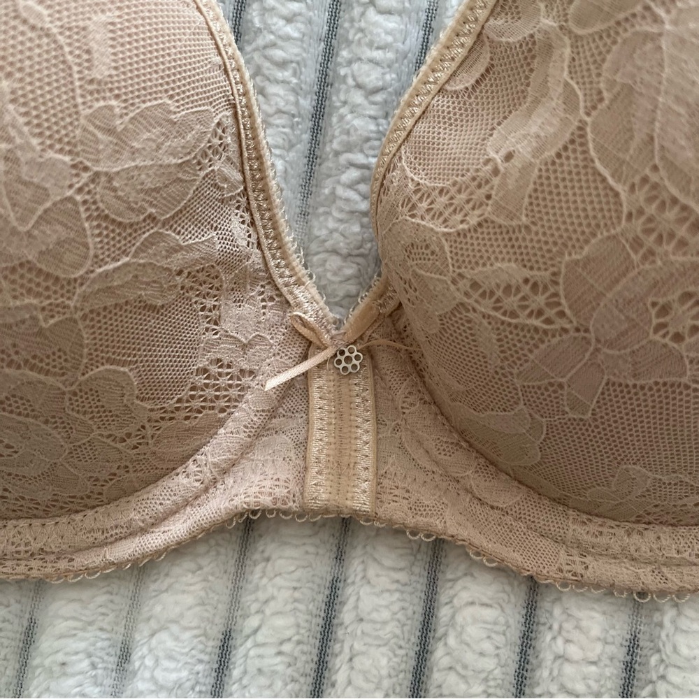 Wacoal Beige Colored Bra - Picture 5 of 9